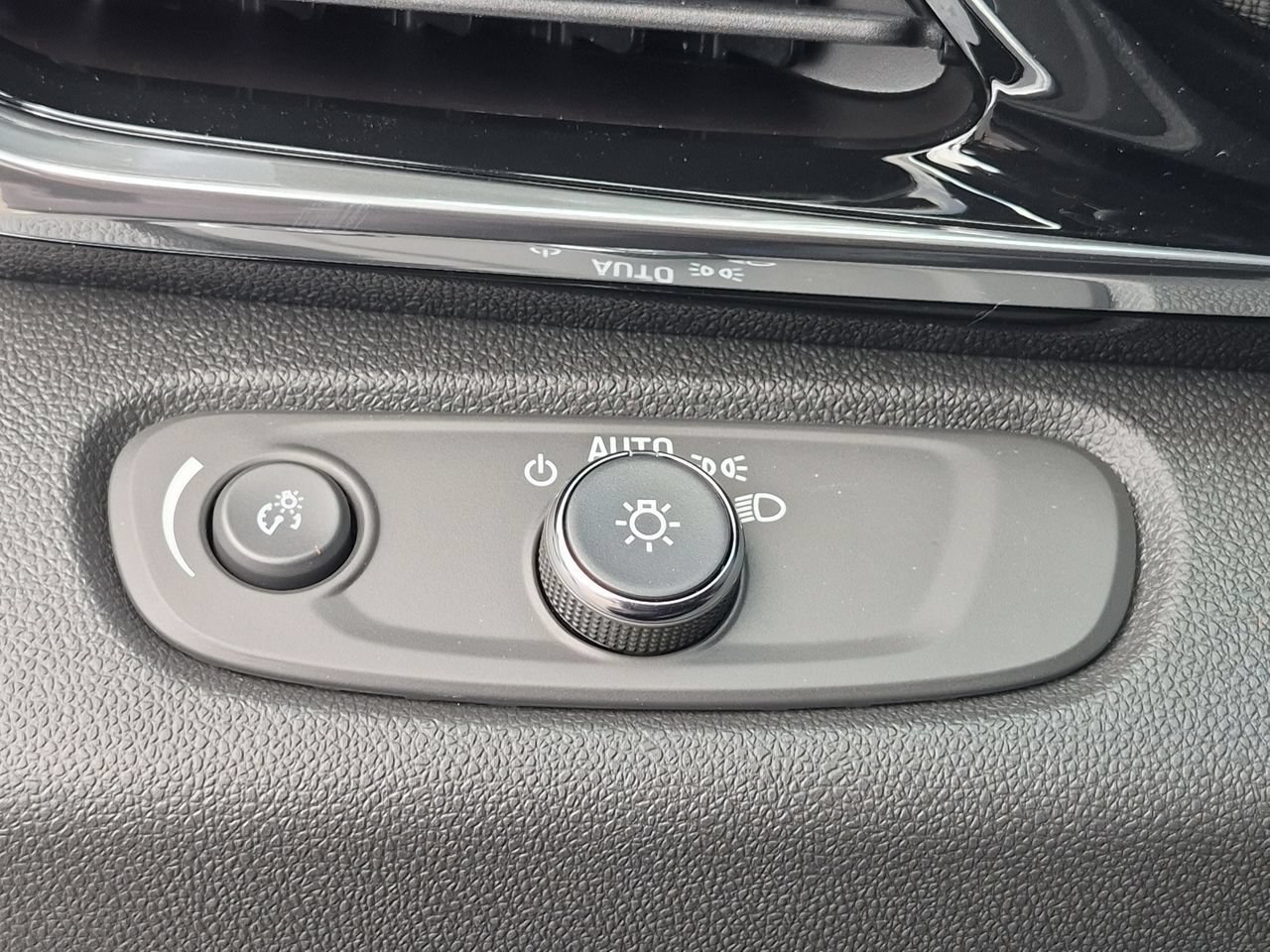 2026 Buick Envista Sport Touring - Photo 17