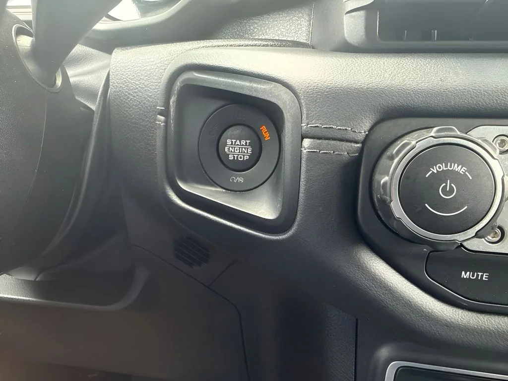 Used 2025 Gray Jeep Sahara image 20