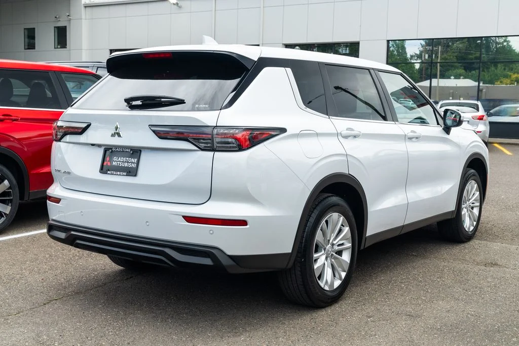 Used 2025 White Mitsubishi ES image 6