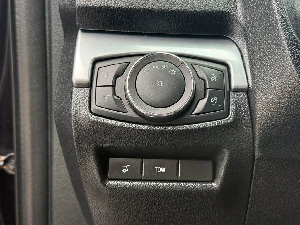 Used 2019 Agate Black Metallic Ford Limited image 14
