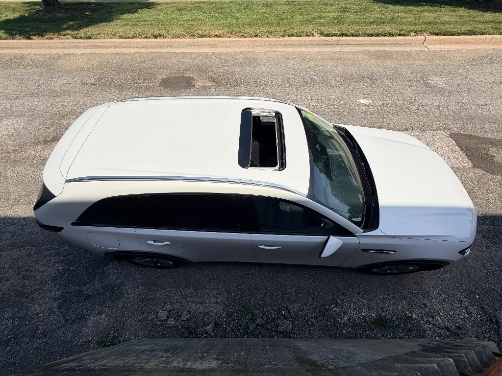 Used 2024 Rhodium White Premium Mazda Preferred image 8