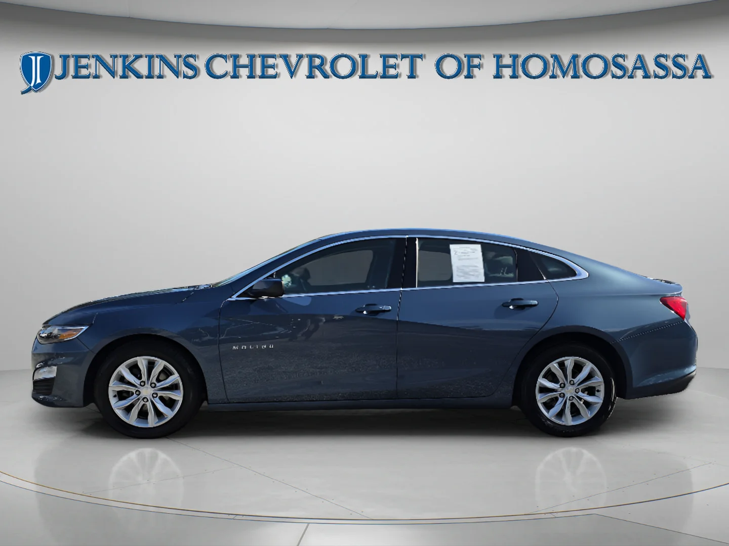 Used 2025 Lakeshore Blue Metallic Chevrolet LT image 8