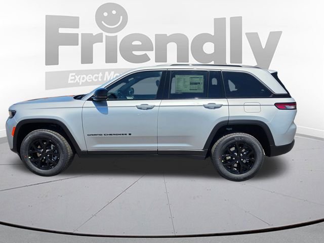 New 2026 Silver Zynith Exterior Paint Jeep Altitude image 8