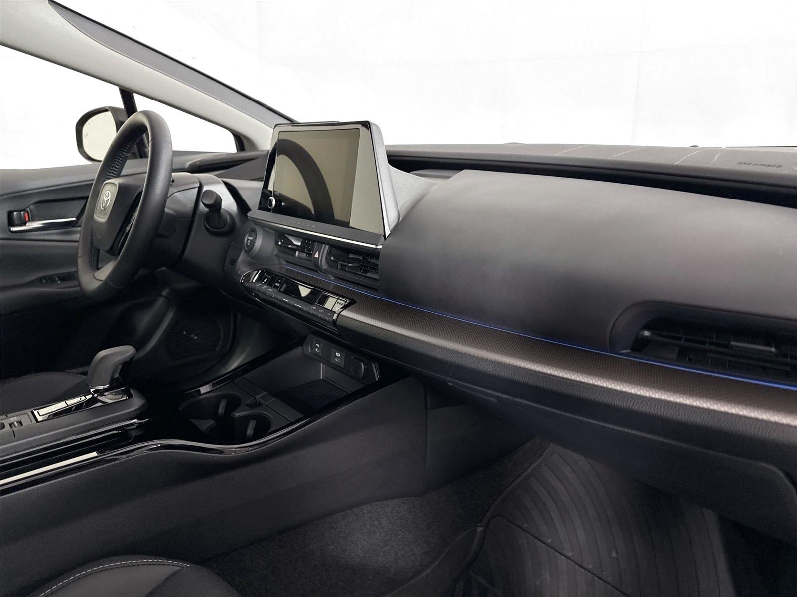 Certified Used 2025 Cutting Edge Toyota XLE image 41