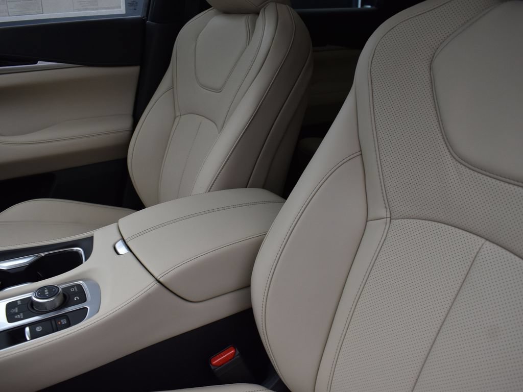 Certified Used 2025 Gray INFINITI PURE image 14