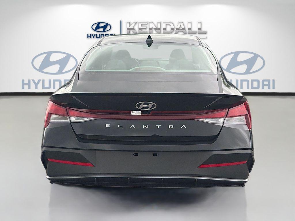 New 2026 Abyss Black Hyundai SEL Sport image 5