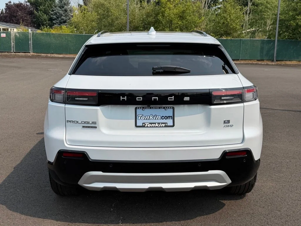 New 2026 Frostline White Pearl Honda Touring image 7
