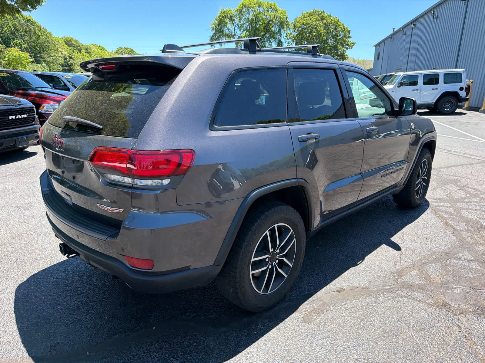 Used 2020 Granite Crystal Metallic Clearcoat Jeep Trailhawk image 8