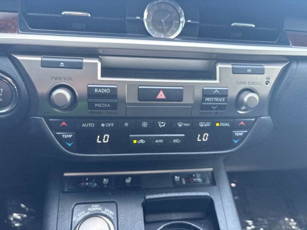 Used 2015 Silver Lexus 350 image 21
