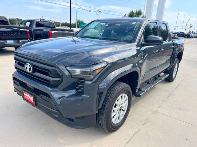 Used 2025  Toyota SR image 3