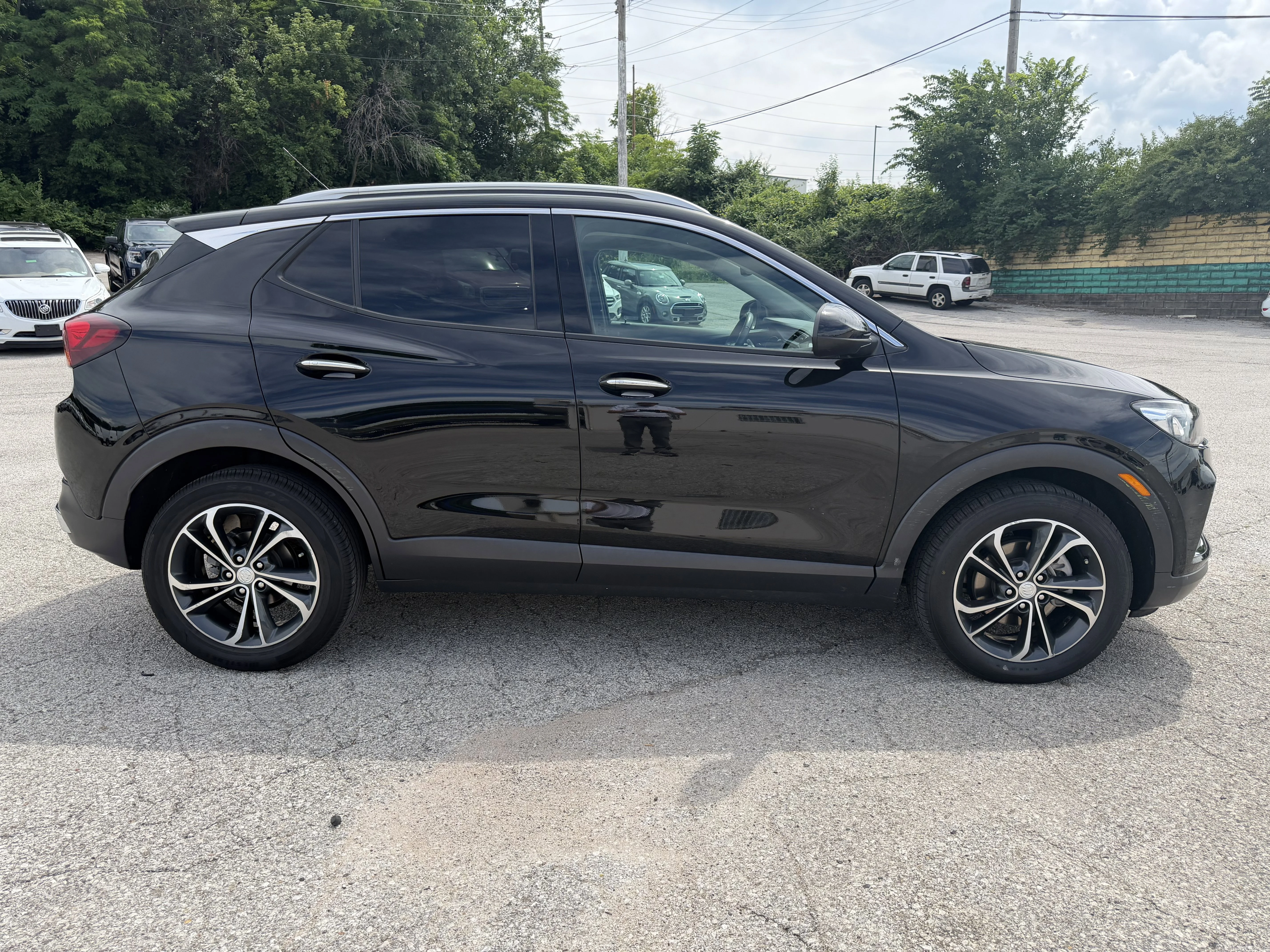 Used 2020 EBONY TWILIGHT METALLIC Buick Essence image 8