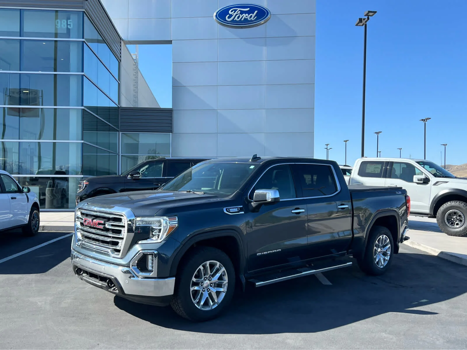 2021 GMC Sierra 4WD Crew Cab Short Box SLT's photo