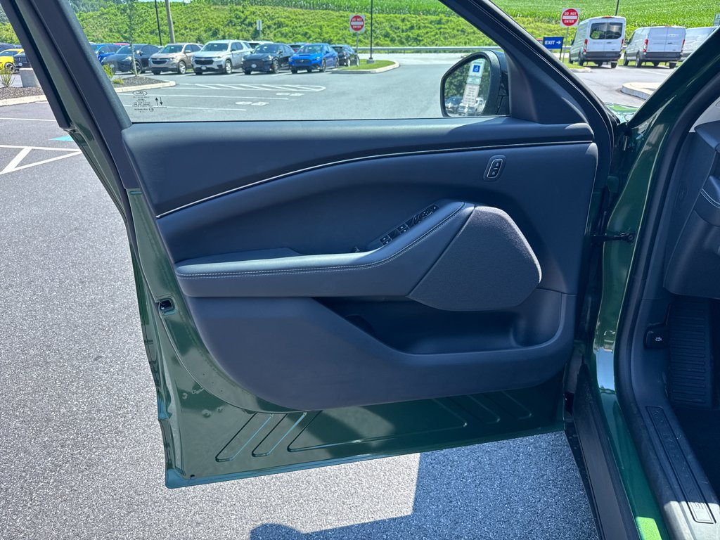 2025 Ford Mustang Mach-E Select - Photo 31
