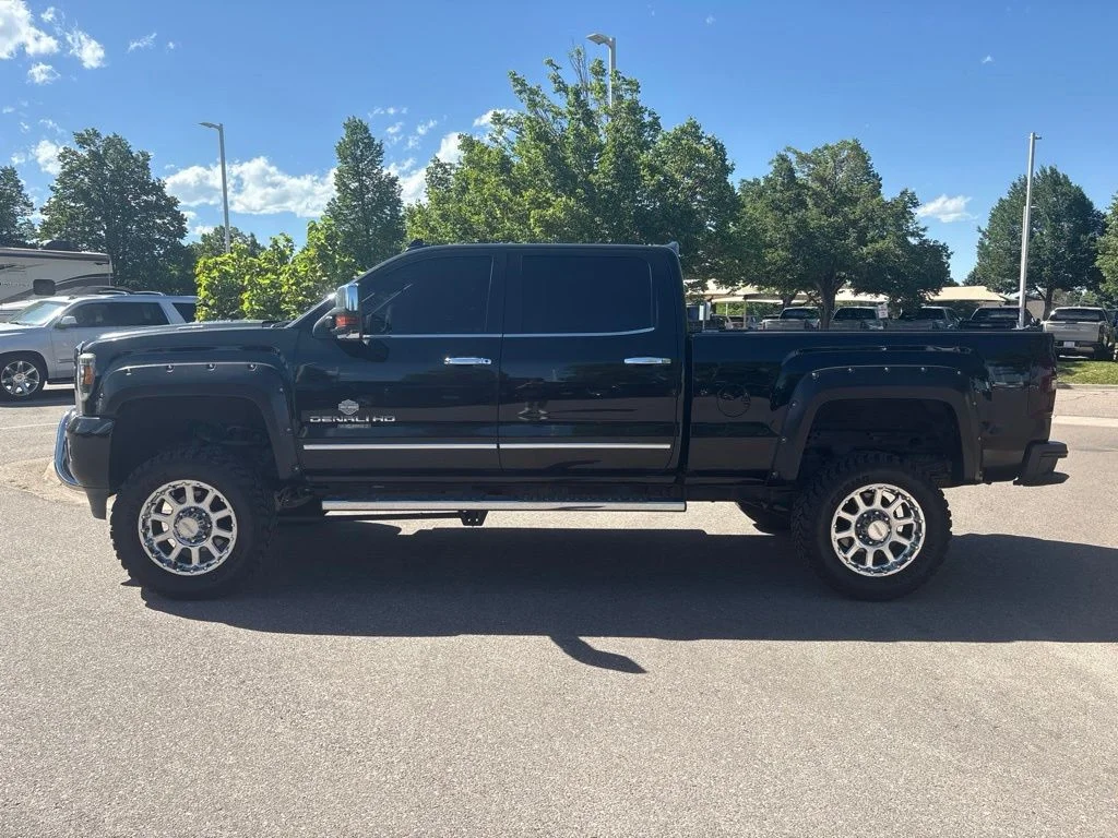 Used 2016 Onyx Black GMC Denali image 2