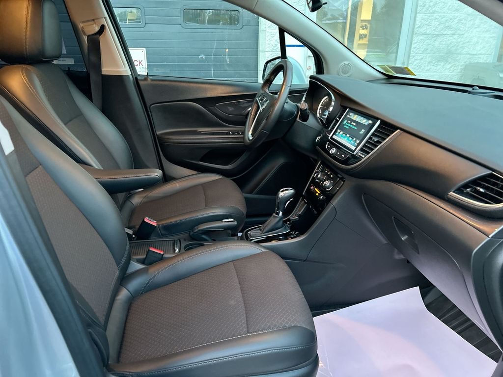 Used 2020 Silver Buick Preferred image 28