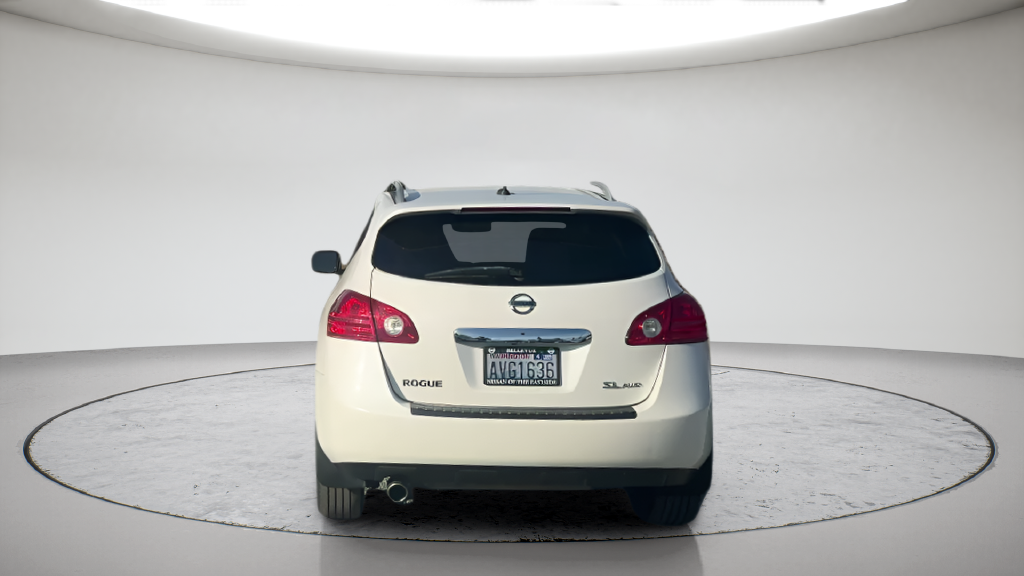 Used 2012 White Nissan SL image 7