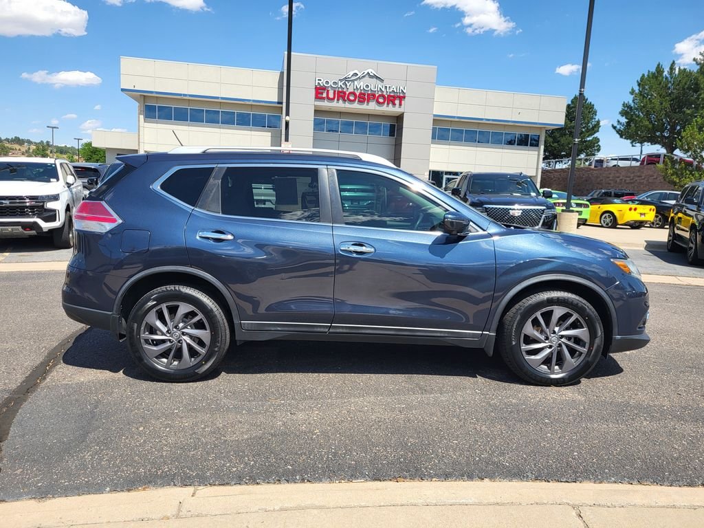 Used 2016 Blue Nissan SL image 3