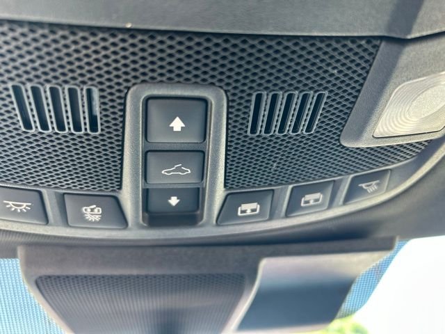 Used 2022 Red Metallic Ford Lariat image 39