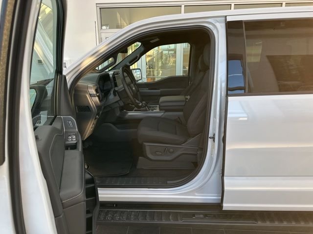 New 2025 White Ford XLT image 13