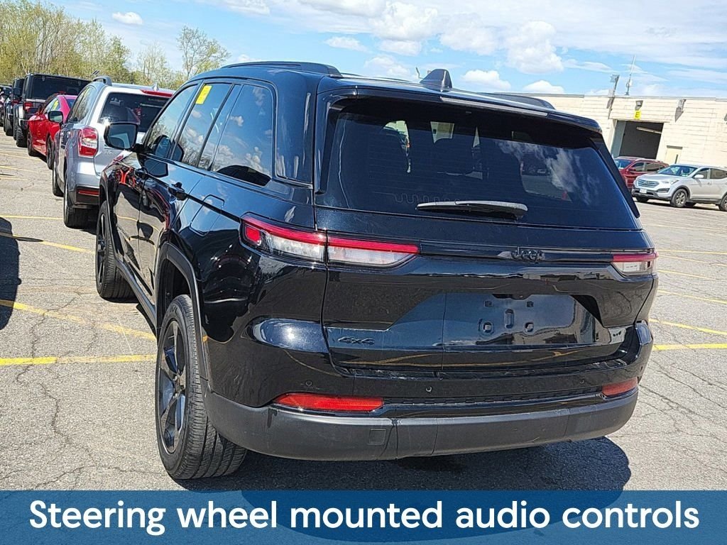 Used 2023 Black Jeep Altitude X image 4