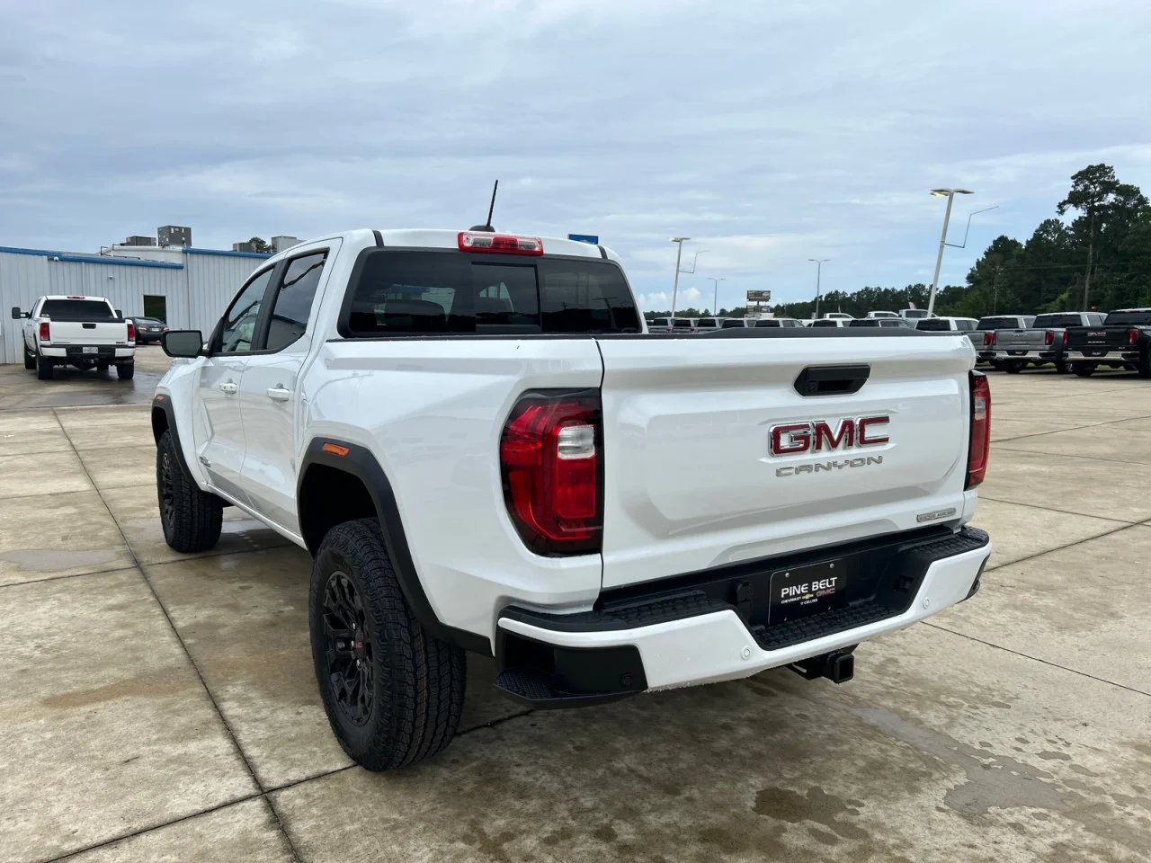 New 2026 Summit White GMC Elevation image 4