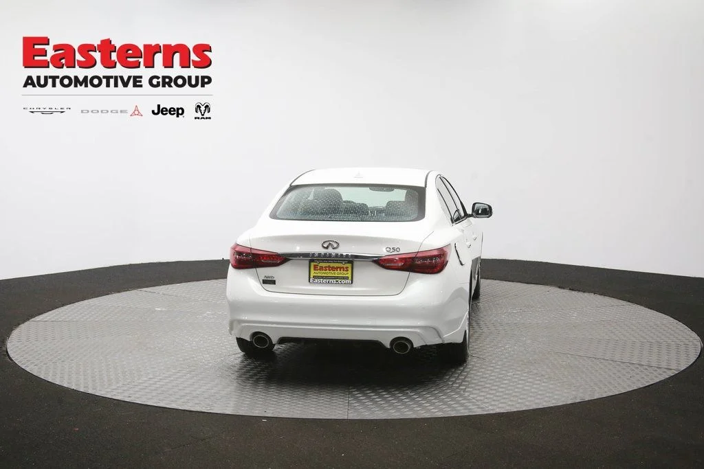 Used 2023 White INFINITI LUXE image 42