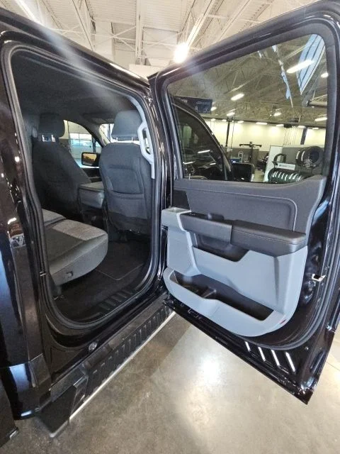 Used 2023 Black Ford XLT image 36