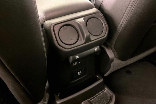 Used 2023 Gray Jeep Sahara image 9