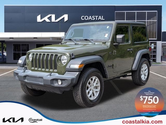 Used 2023 Green Jeep Sport S image 1