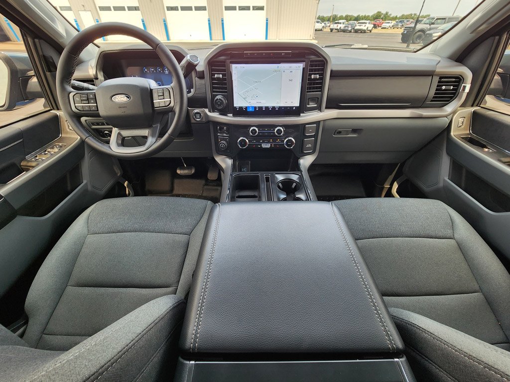 Used 2024 Atlas Blue Metallic Ford XLT image 13