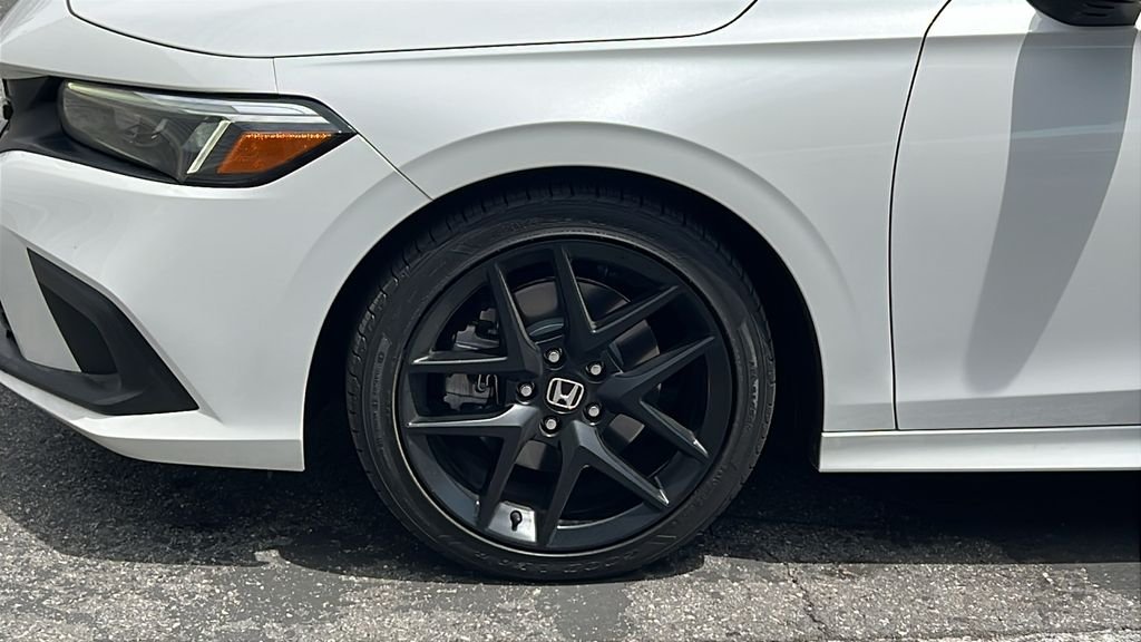Used 2024 White Honda Base image 8