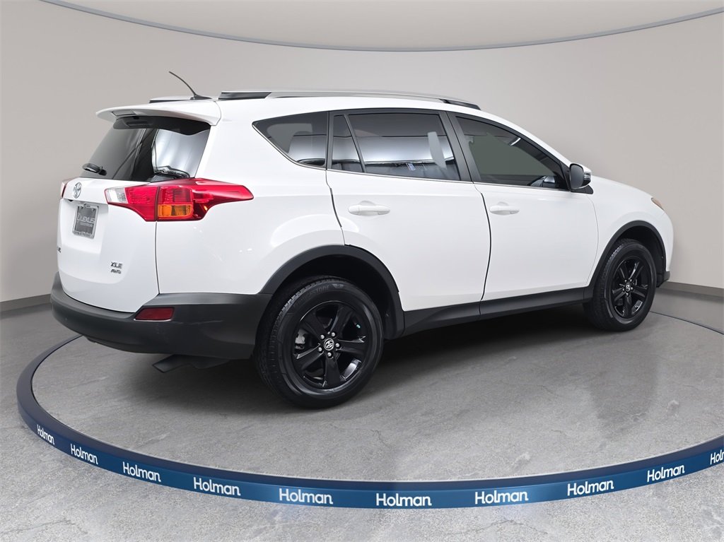 2015 Toyota RAV4 XLE photo 4