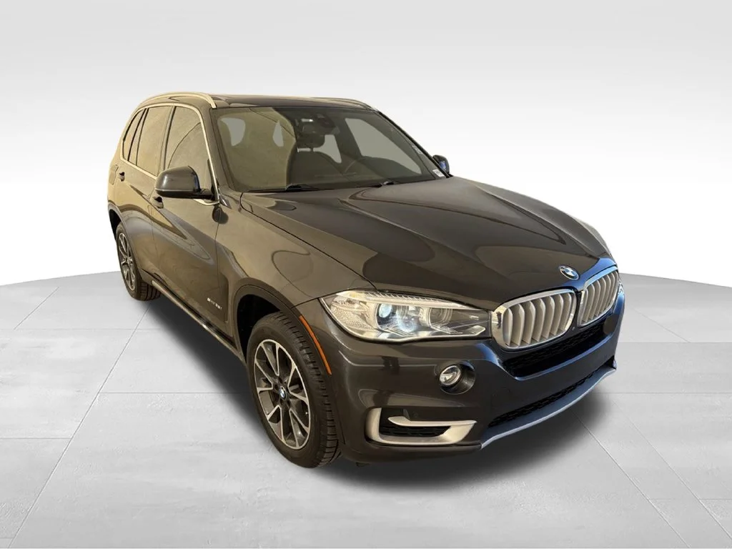 Used 2018 Dark Graphite BMW sDrive35i image 4