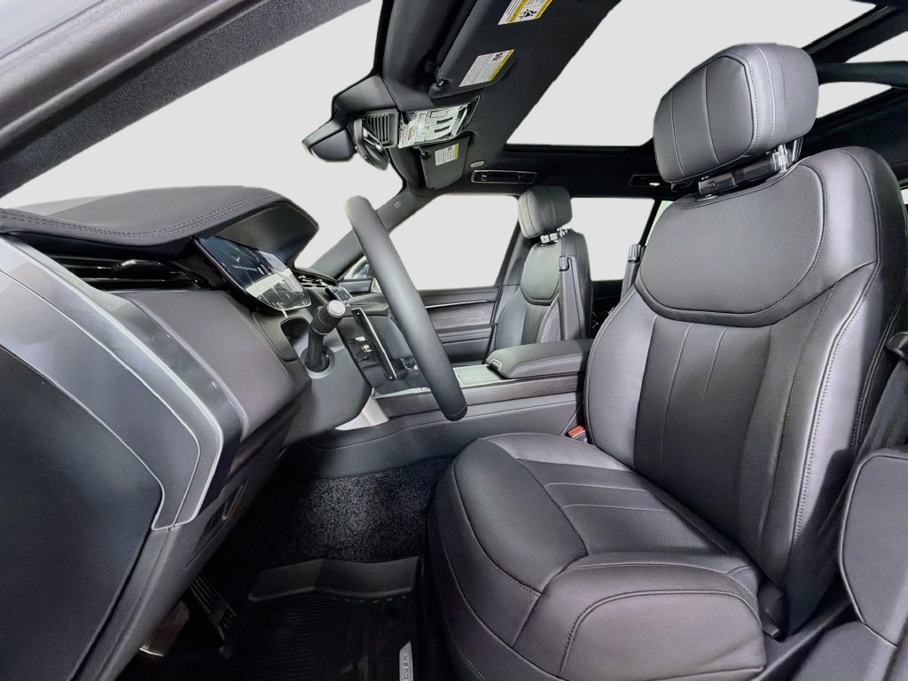 New 2027 Fuji White Land Rover SE image 22