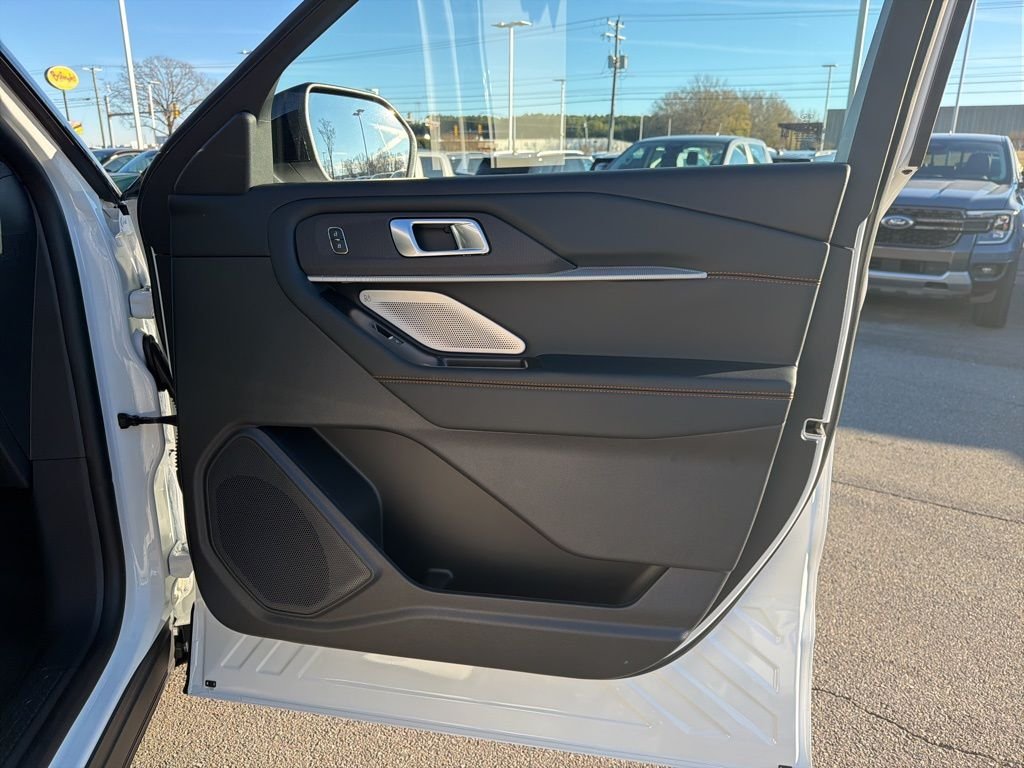 New 2026 Star White Metallic Tri-Coat Ford Tremor® image 23