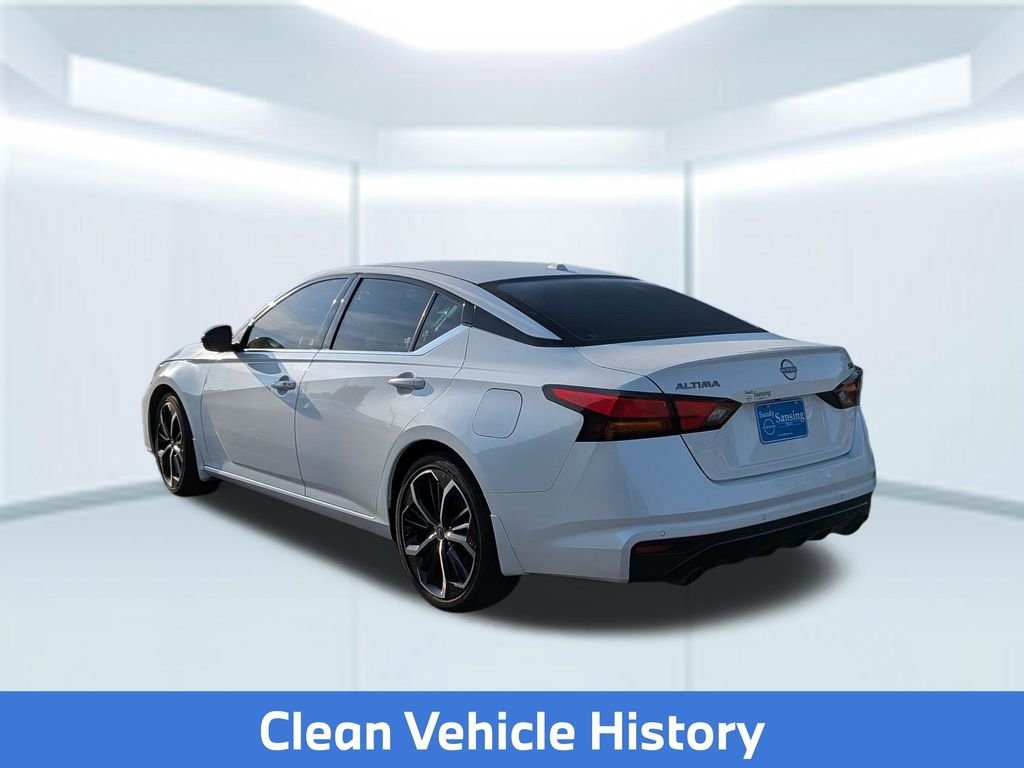Used 2024 White Nissan 2.5 SR image 4