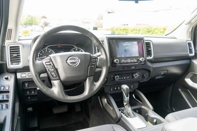 Used 2023 Green Nissan SV image 12