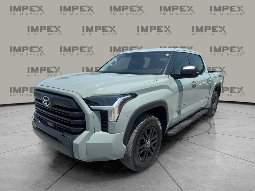 Used 2024  Toyota SR5 image 1