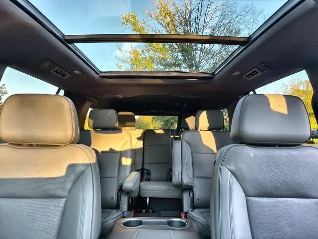 Used 2023 White GMC SLT image 22