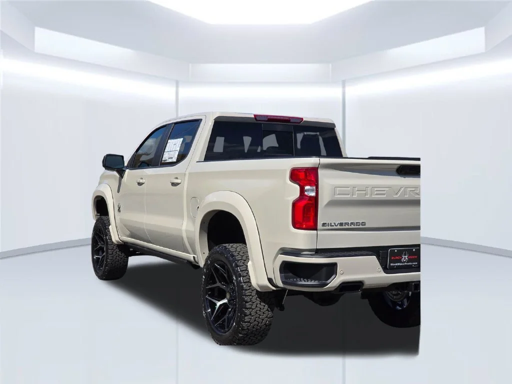 New 2026 White Chevrolet RST image 41