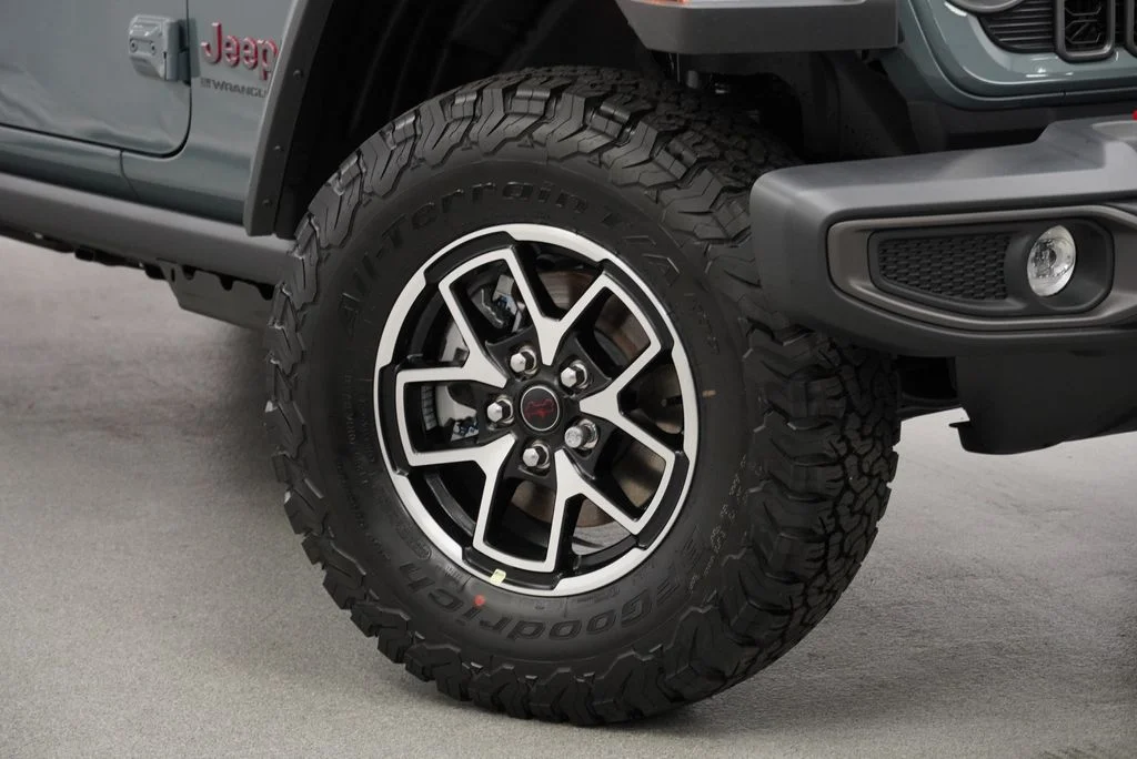 New 2026 Anvil Clear-Coat Exterior Paint Jeep Rubicon image 4