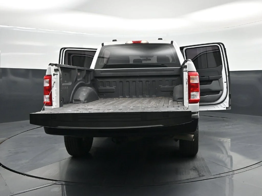 Used 2021 White Ford XL image 25