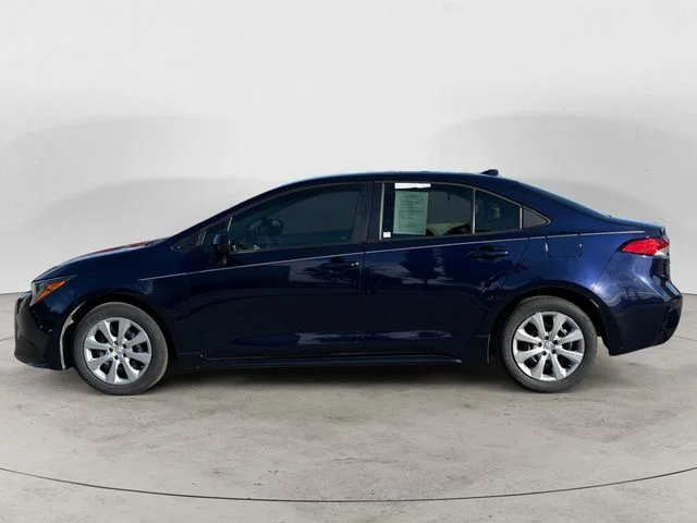 Used 2020  Toyota LE image 8