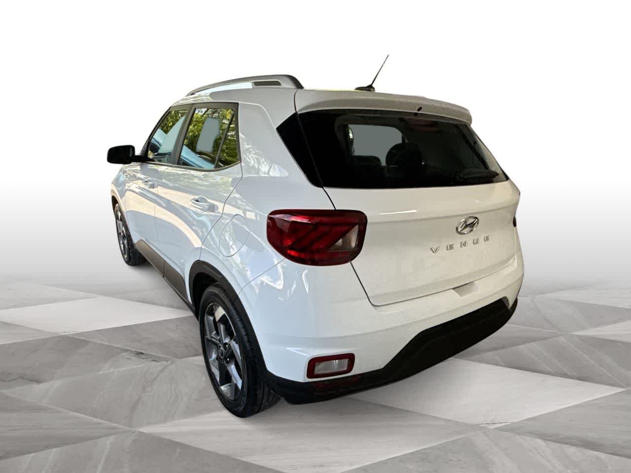 2025 Hyundai Venue SEL - Photo 6