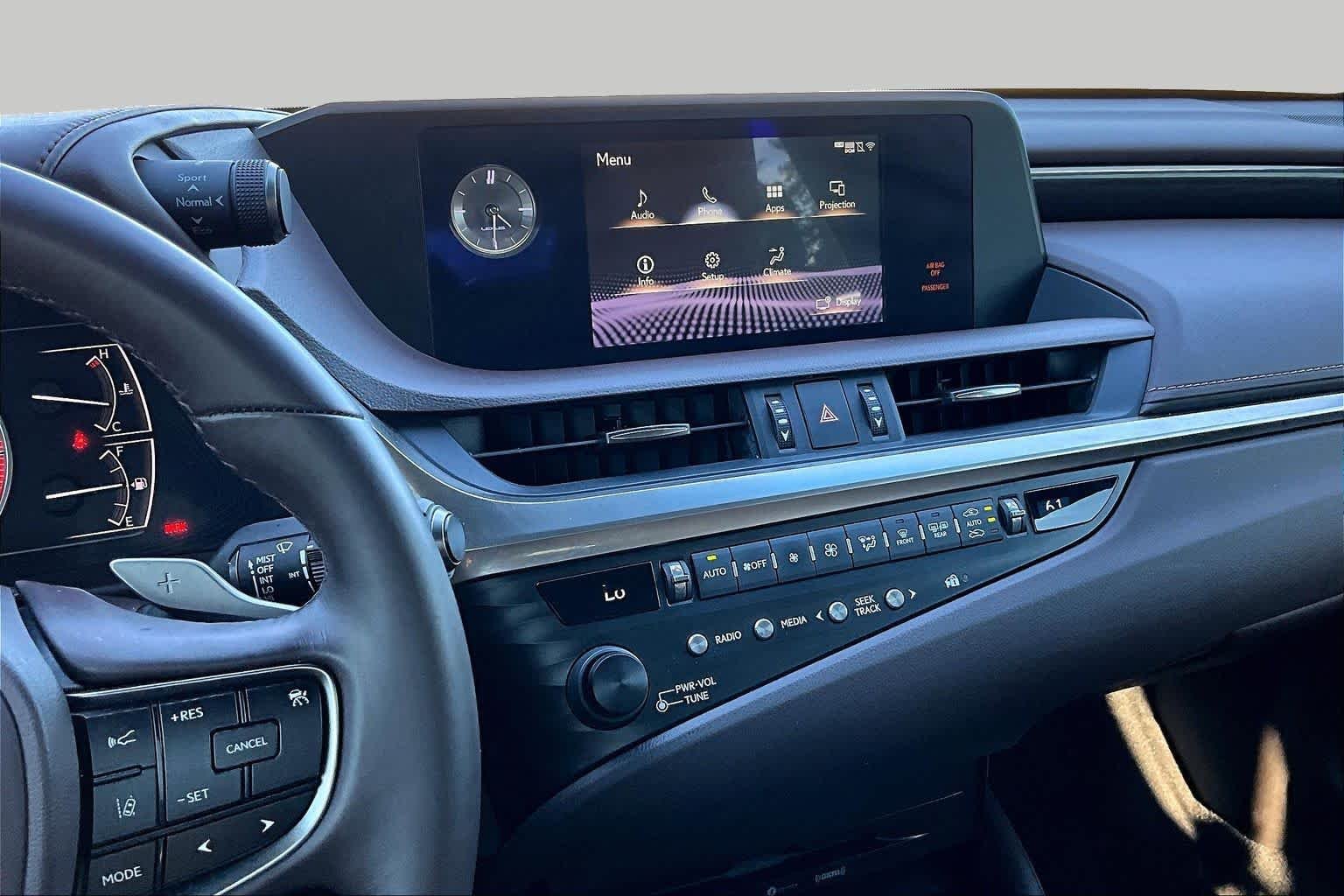 Used 2020 Eminent White Pearl Lexus  image 6