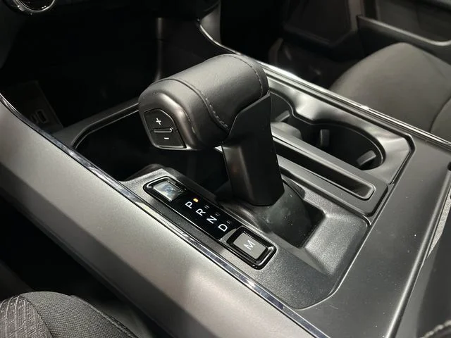 New 2026 Agate Black Metallic Ford XLT image 18