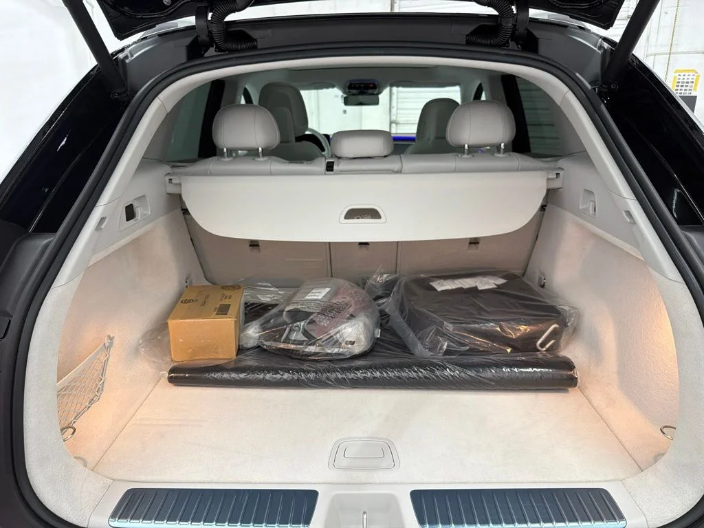 New 2027 Black Mercedes-Benz 320+ SUV image 27