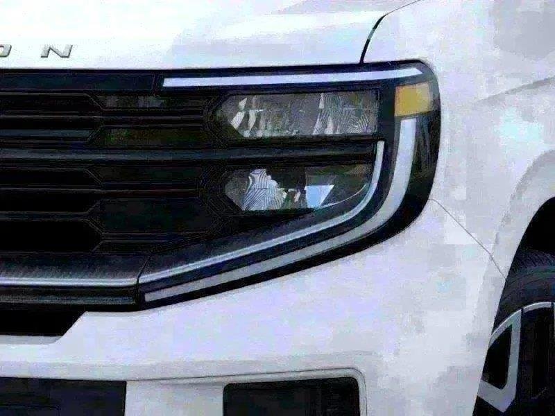 New 2025 Star White Ford Platinum image 7