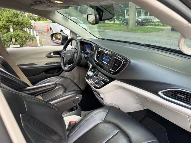 Used 2021 Black Chrysler LXI image 15
