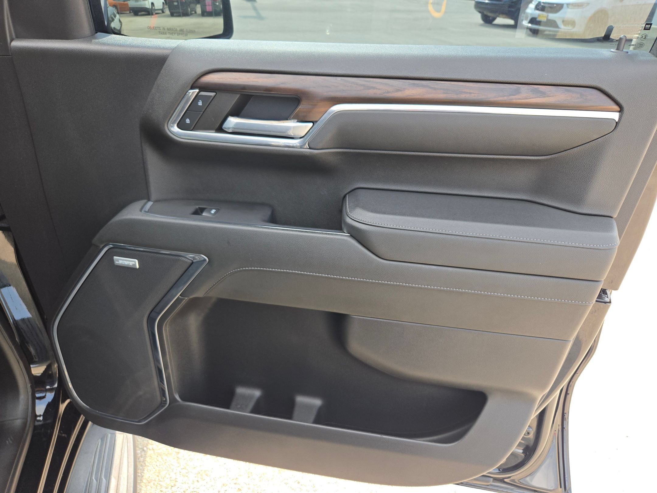 Certified Used 2024 Onyx Black GMC SLT image 29